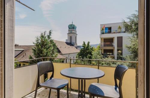 Wipkingen Apartment | Saint Suite Zürich - 90 qm, 3 Schlafzimmer, Balkon & kostenloser Parkplatz