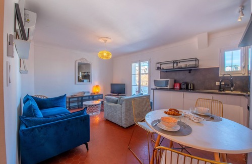 Old Town Apartment | Saint-Tropez's harbour