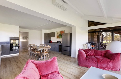Ambillou Villa | Sainte-Christine – Domaine de La Trigalière with Shared Pool