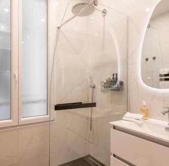 6th Arrondissement Apartment | SaintGermainByCecile - Luxueux 4 pièces AC Perle