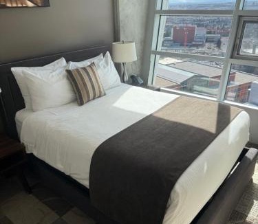 Hillhurst Hotel | SAIT Residence & Conference Centre - Calgary