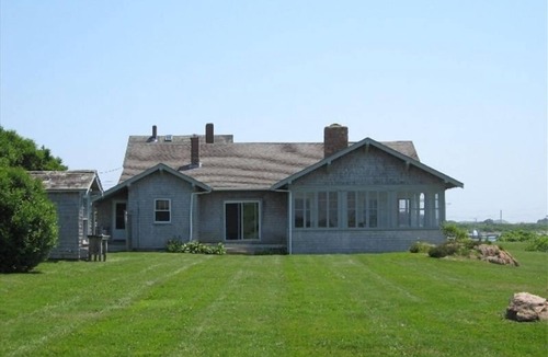 Little Compton Cottage | Sakonnet Harbor is Your Private Front Yard!