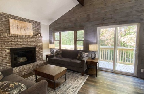 Ludlow House | SALE! MUSIC on the Mountain! Come enjoy this cozy, renovated home by Okemo Mtn!
