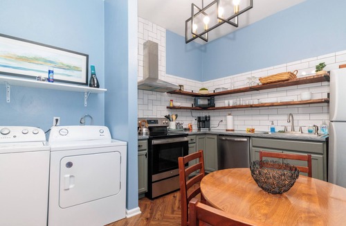 Salem Apartment | Salem Boutique Downtown 3BDRM Suite