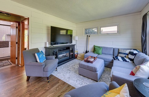 Salem Lakes Cottage | Salem Lakeside Getaway w/ Grill & Deck!