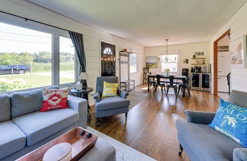 Salem Lakes Cottage | Salem Lakeside Getaway w/ Grill & Deck!