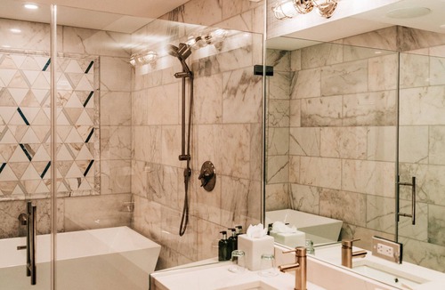Salem Hotel | Salem Waterfront Hotel & Suites