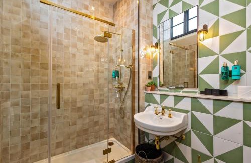 Hertford Hotel | Salisbury Arms Hotel