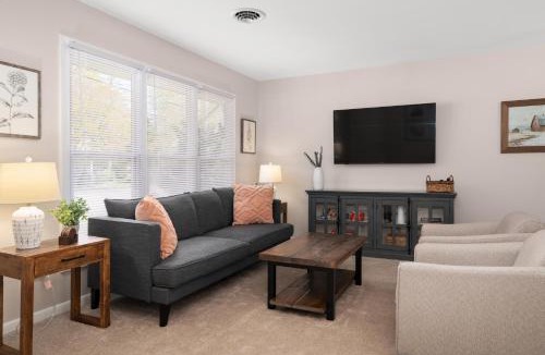 Salisbury House | Salisbury Cottage