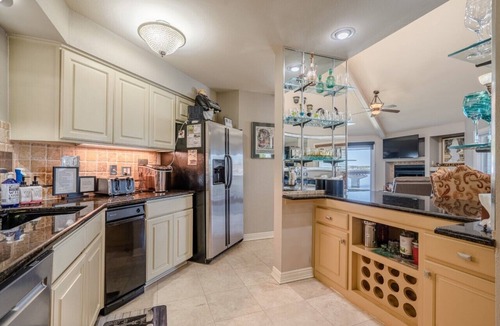 Lake Hamilton Condo | Sally's Blue Pearl 3 Br/2 Bath - APRIL 2026 DISCOUNTS.INQUIRE NOW!