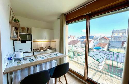 Ouistreham Apartment | Salm, Coquet studio avec balcon