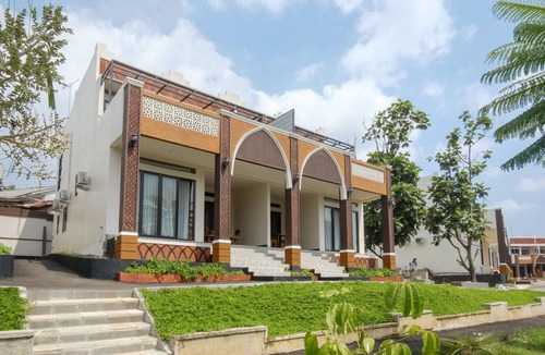 Cisarua Villa | Salma Syariah by TwoSpaces, Bogor