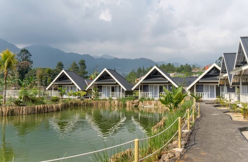 Cisarua Villa | Salma Syariah by TwoSpaces, Bogor