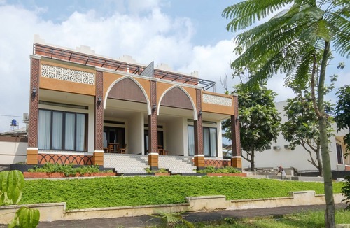 Cisarua Villa | Salma Syariah by TwoSpaces, Bogor