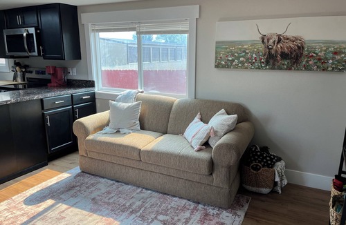 Salmon House | Salmon River Hideaway with Hottub