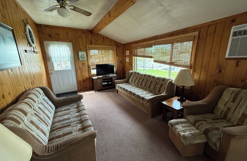 Port Ontario Cottage | Salmon River Waterfront Cottage w/available 1/2 price boat slip