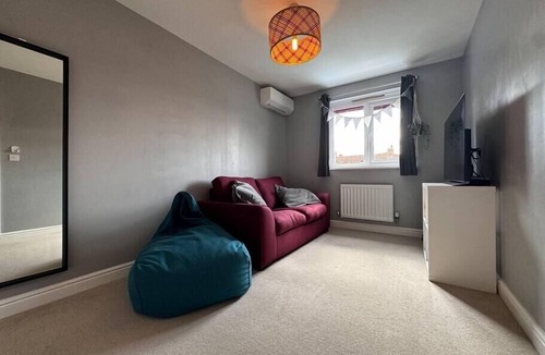 Newport Pagnell House | Salmon's Home - A peaceful sanctuary