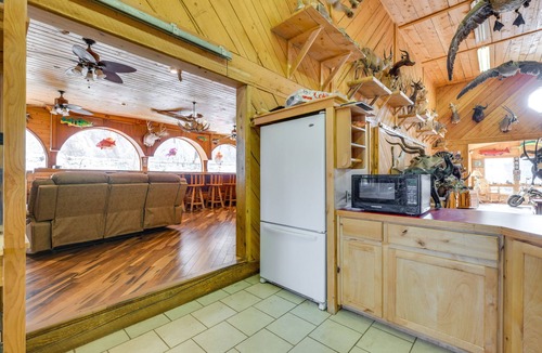 Salmon House | Salmon Vacation Rental w/On-Site River Access!