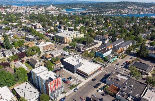 Wallingford Apartment | Salmonberry Studio in Wallingford - 97 Walkscore!