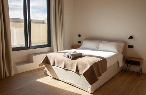 Tremp Apartment | Salon Suites