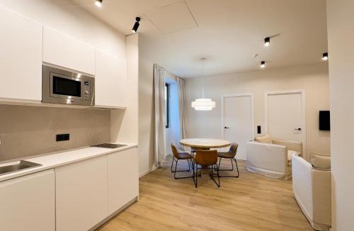 Tremp Apartment | Salon Suites
