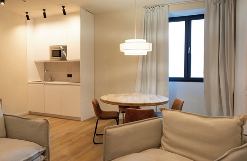 Tremp Apartment | Salon Suites Tremp