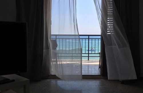 Salou City Centre Apartment | Salou MAGNIFICENT SEAVIEW, beachfront