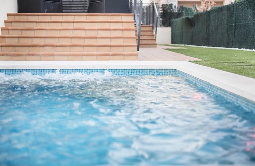 Tarragones House | Salou Villa Private Pool & Jacuzzi