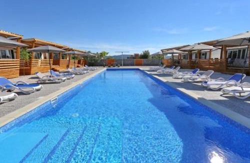 Turanj Ski Chalet | Salt Bay and Estates