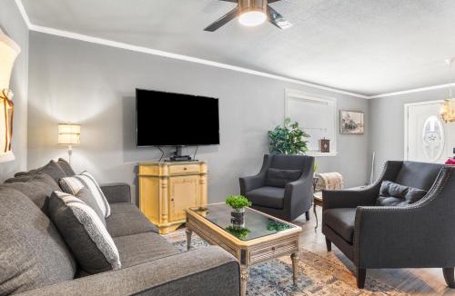 Bandera House | Salt Block - French Serenity Suite 3