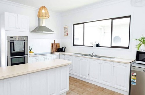 Peterborough House | Salt bush cottage Peterborough