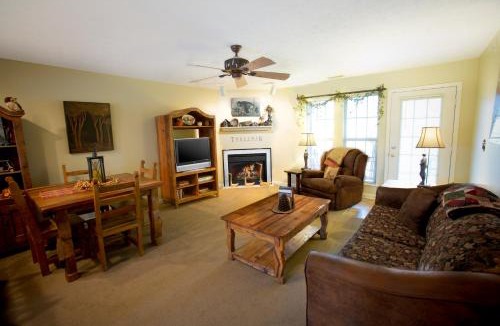 Gnaw Bone Hotel | Salt Creek Golf Retreat