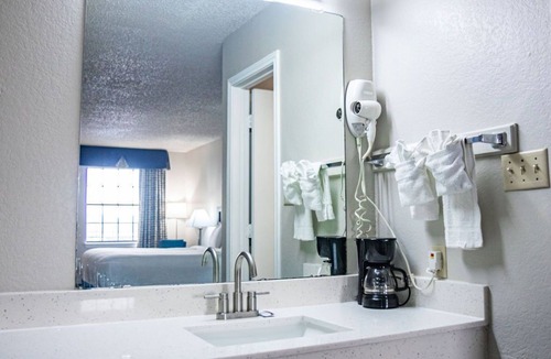 Graham Hotel | Salt Creek Lodge