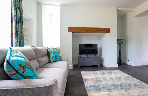 Berkeley House | Salt House - Uk43012