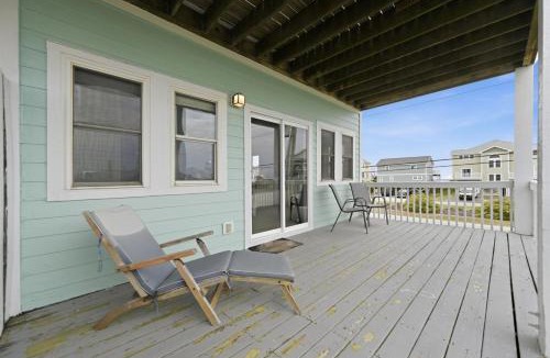 Ocean City Beach Apartment | Salt Life Deck Views Steps to Beach, Sleeps 10