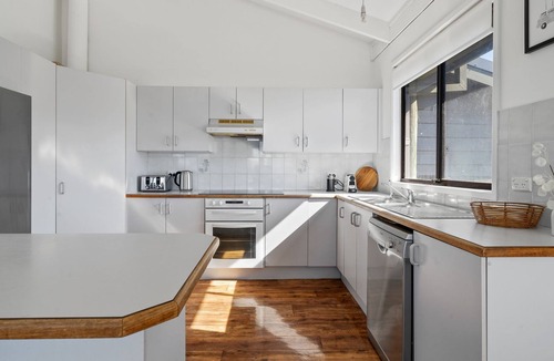 Manyana House | Salt Life Manyana - Beachfront!