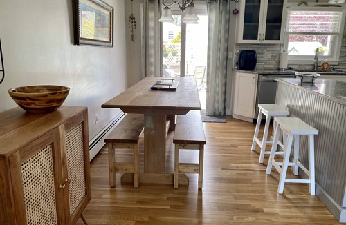 Narragansett House | Salt Pool, AC, Beaches and Newport! PETS Welcome!