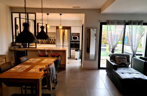Le Cres House | Salt pool and Jacuzzi - Lake and tram 300m away