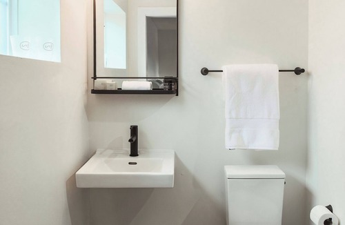 Talbot's Corner Hotel | Salt Ranch Hotel