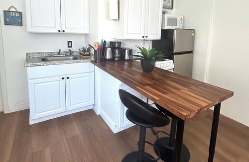 North Beach Apartment | Salt + Sun Studio, feet from Hollywood Beach