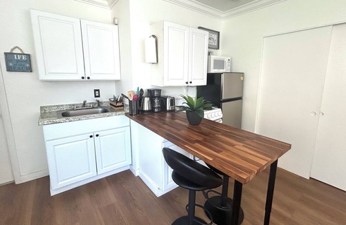 North Beach Apartment | Salt + Sun Studio, feet from Hollywood Beach