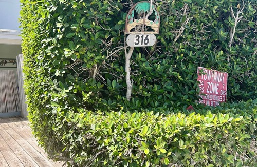 North Beach Apartment | Salt + Sun Studio, feet from Hollywood Beach