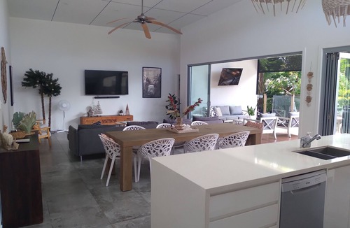 Kingscliff House | Salt Sunsets - Entertainer