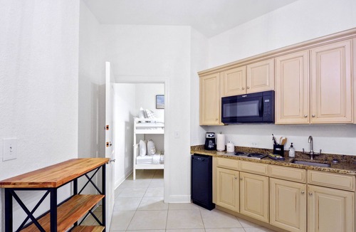 Demere Park Condo | Salt Therapy! Large Studio Unit w/extra bedroom