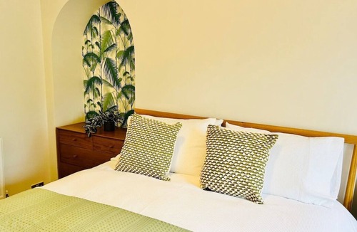 Shipley House | Saltaire Mill Cottage