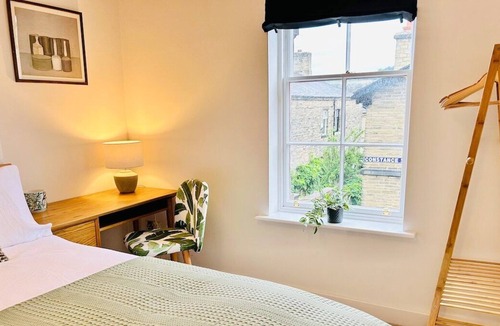 Shipley House | Saltaire Mill Cottage