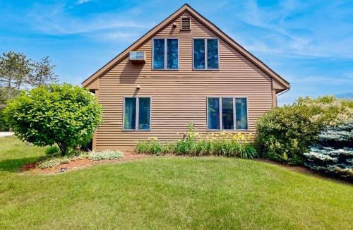 Quechee House | Saltbox 12A