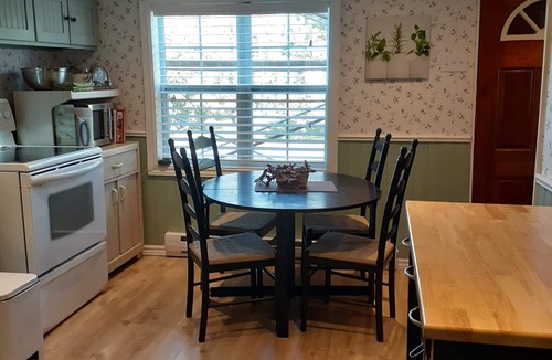 Clarke's Beach House | Saltbox cottage