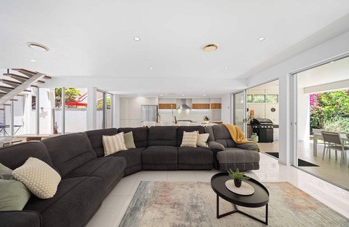 Twin Waters House | Saltbreeze - Twin Waters Laidback Poolside Living