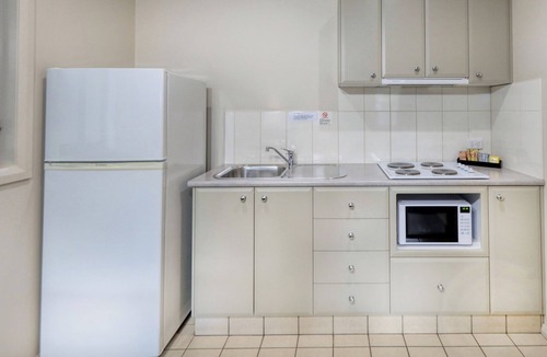 Hay Hotel | Saltbush Motor Inn